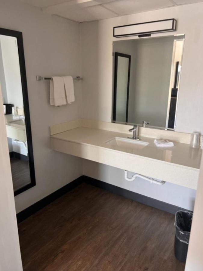 Dublin Inn And Suites 외부 사진